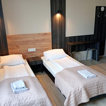 Good Night Noclegi & Strefa Z Sauna I Jacuzzi Ogolnodostepna Lub Na Wylacznosc Czechowice-Dziedzice Exteriör bild