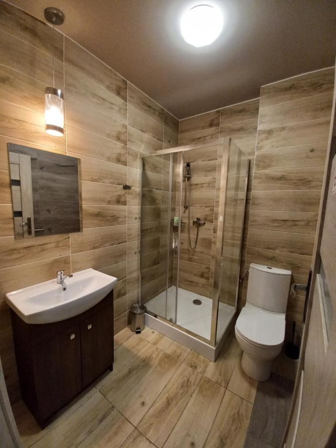 Good Night Noclegi & Strefa Z Sauna I Jacuzzi Ogolnodostepna Lub Na Wylacznosc Czechowice-Dziedzice Exteriör bild