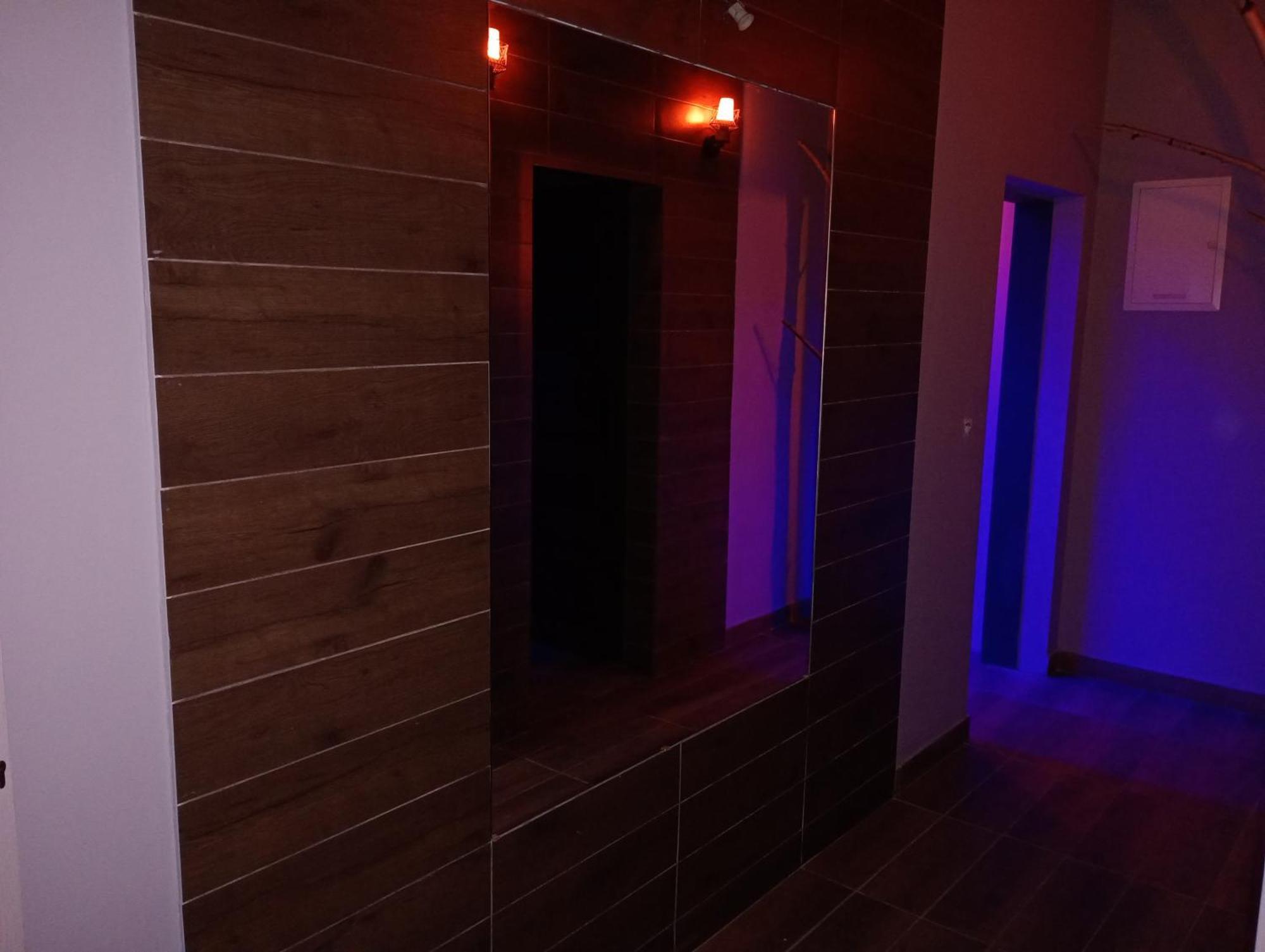 Good Night Noclegi & Strefa Z Sauna I Jacuzzi Ogolnodostepna Lub Na Wylacznosc Czechowice-Dziedzice Exteriör bild