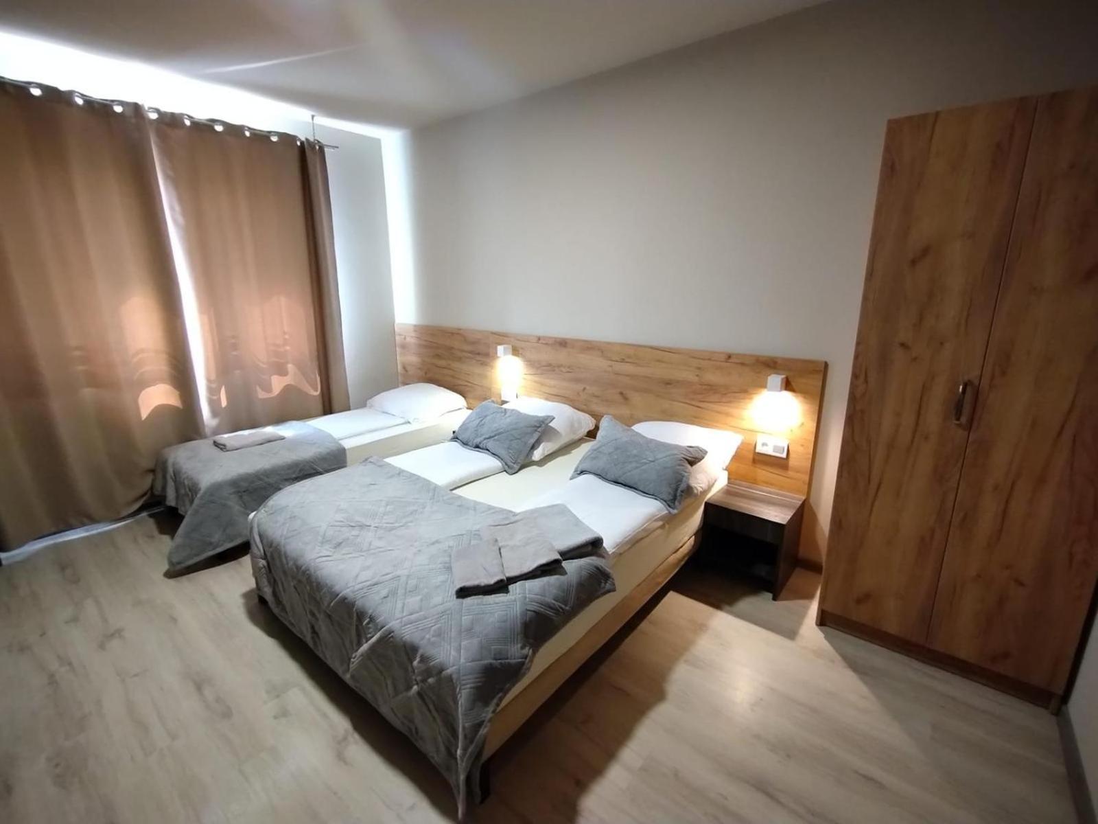 Good Night Noclegi & Strefa Z Sauna I Jacuzzi Ogolnodostepna Lub Na Wylacznosc Czechowice-Dziedzice Exteriör bild
